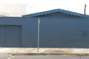 Casa Inteira e Grande 600MB de Internet. Ótima Loc